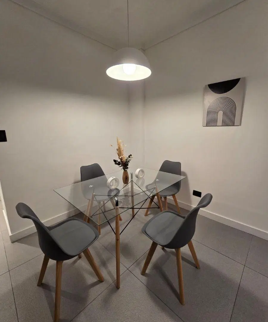 Venta Departamento 2 ambientes con Dependencia. Balcón al frente. Centro 2