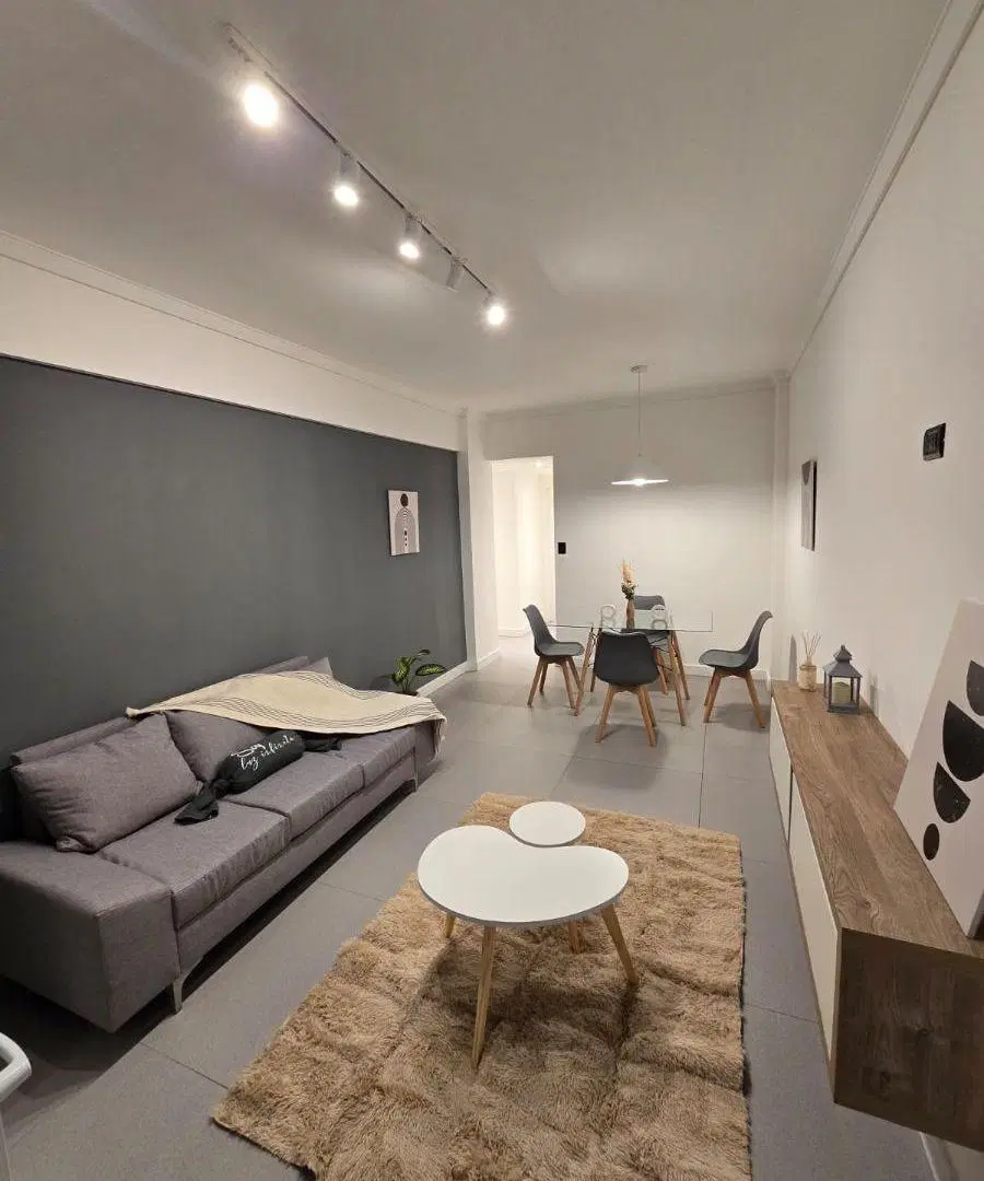 Venta Departamento 2 ambientes con Dependencia. Balcón al frente. Centro 4