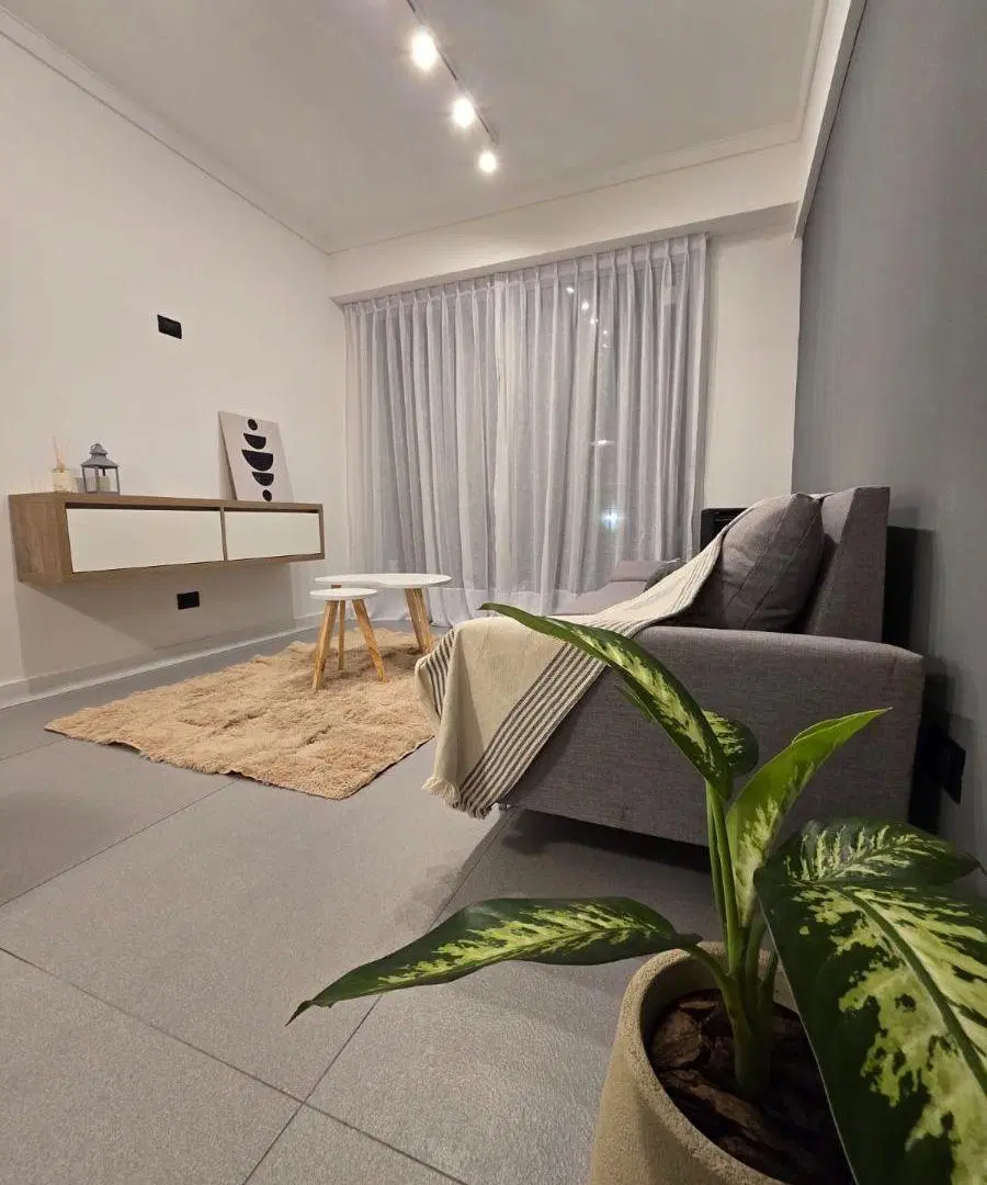 Venta Departamento 2 ambientes con Dependencia. Balcón al frente. Centro 5
