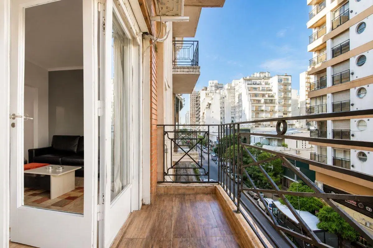 Venta Departamento 3 ambientes con Dependencia y Balcón. Zona Centro 2