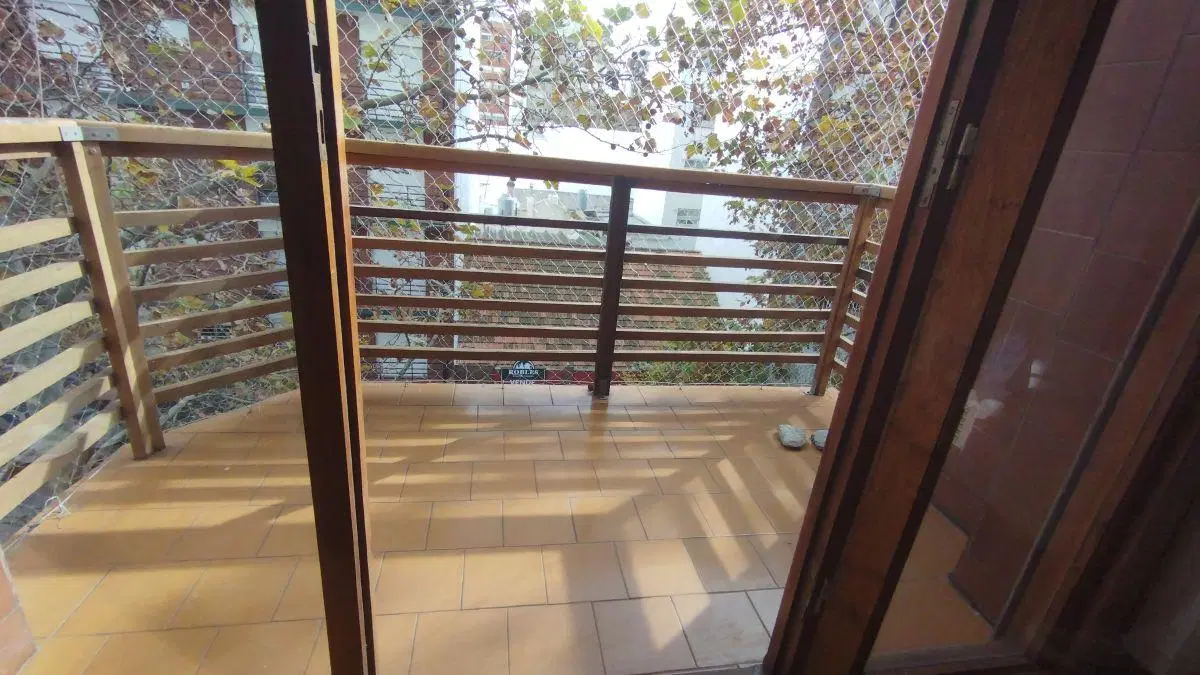 Alquiler 24 meses Departamento 2 ambientes con balcón. Zona Plaza Mitre 4