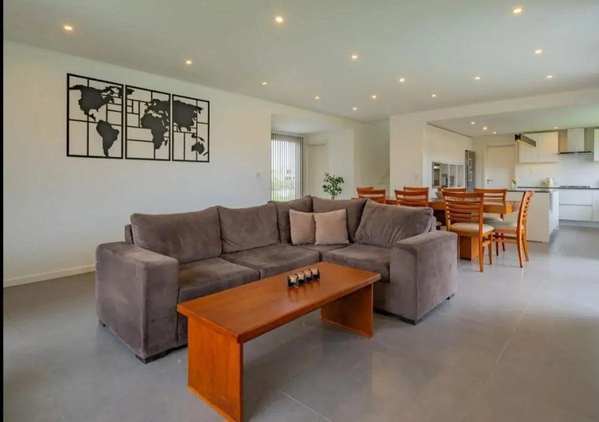Venta Casa 4 ambientes con Piscina. Barrio Privado Tierra y Mar 5