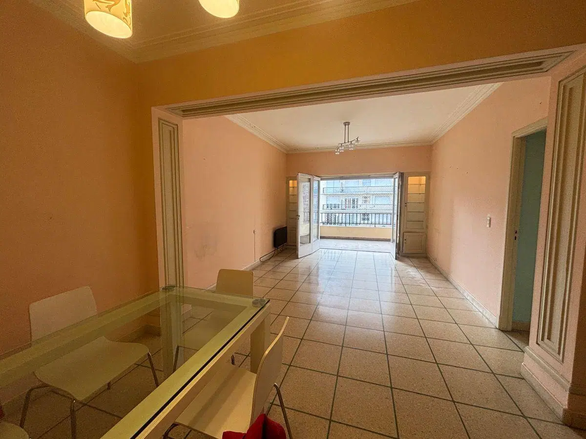 Venta Semipiso 3 ambientes Amplio y con Balcón. Plaza Colón 1