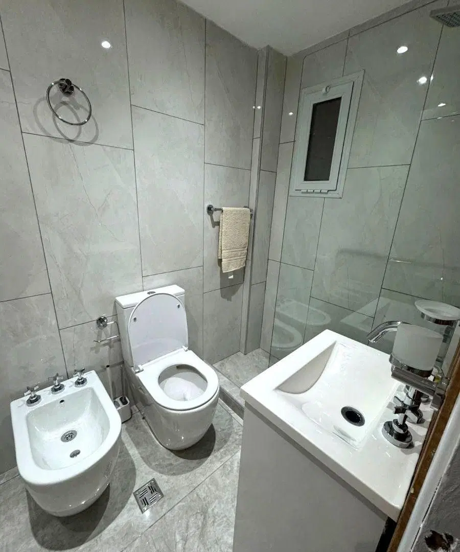 Venta Departamento 2 ambientes al Frente. Zona Plaza Colón 5