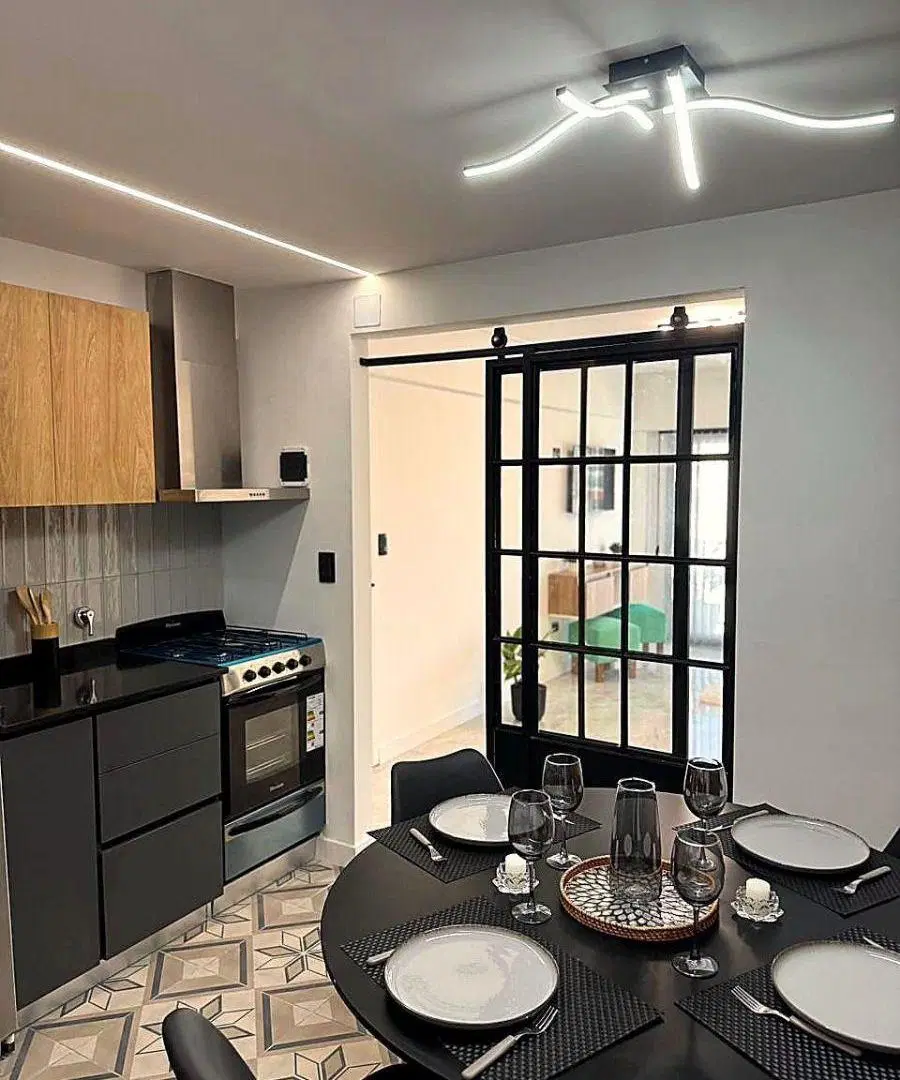 Venta Departamento 3 ambientes con Balcón a la calle. Zona Centro 3