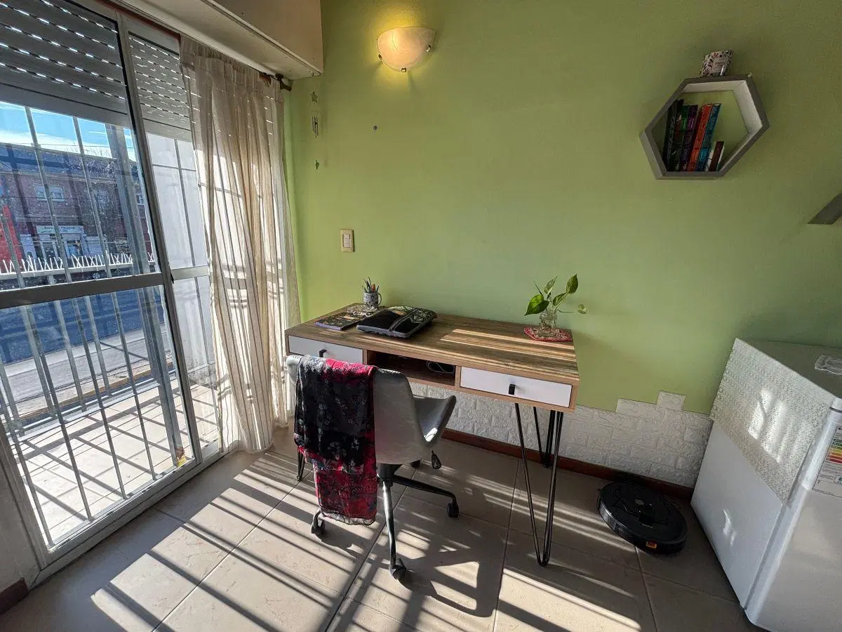 Venta PH 2 ambientes y Medio. Balcón al frente. San Cayetano 8