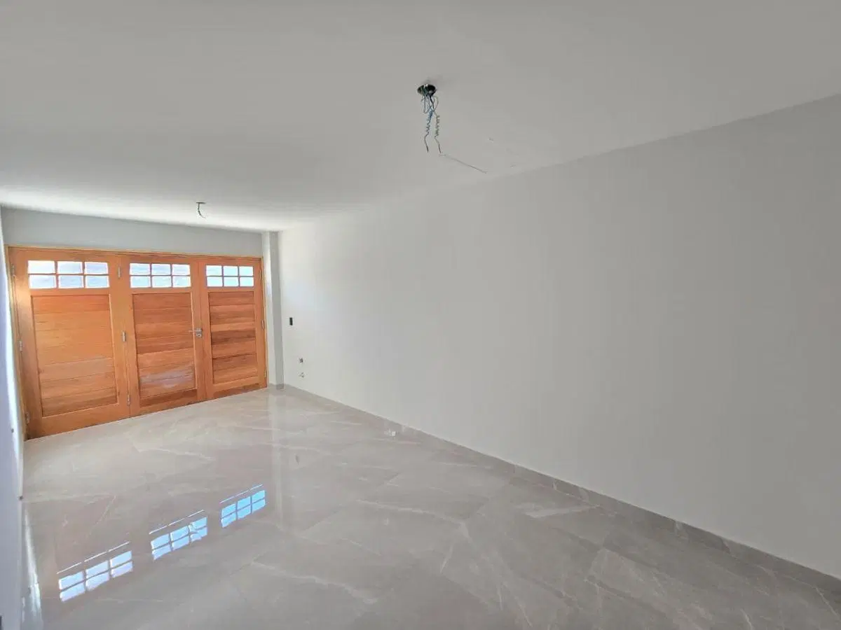 Venta PH 3 ambientes con Garage y parque. Zona Pompeya 8
