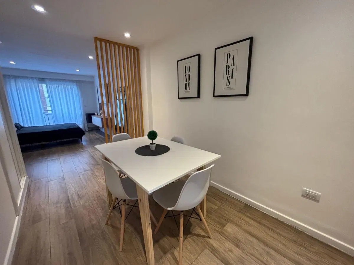 Venta Departamento 1 ambiente al Frente . Zona Plaza Colón 5