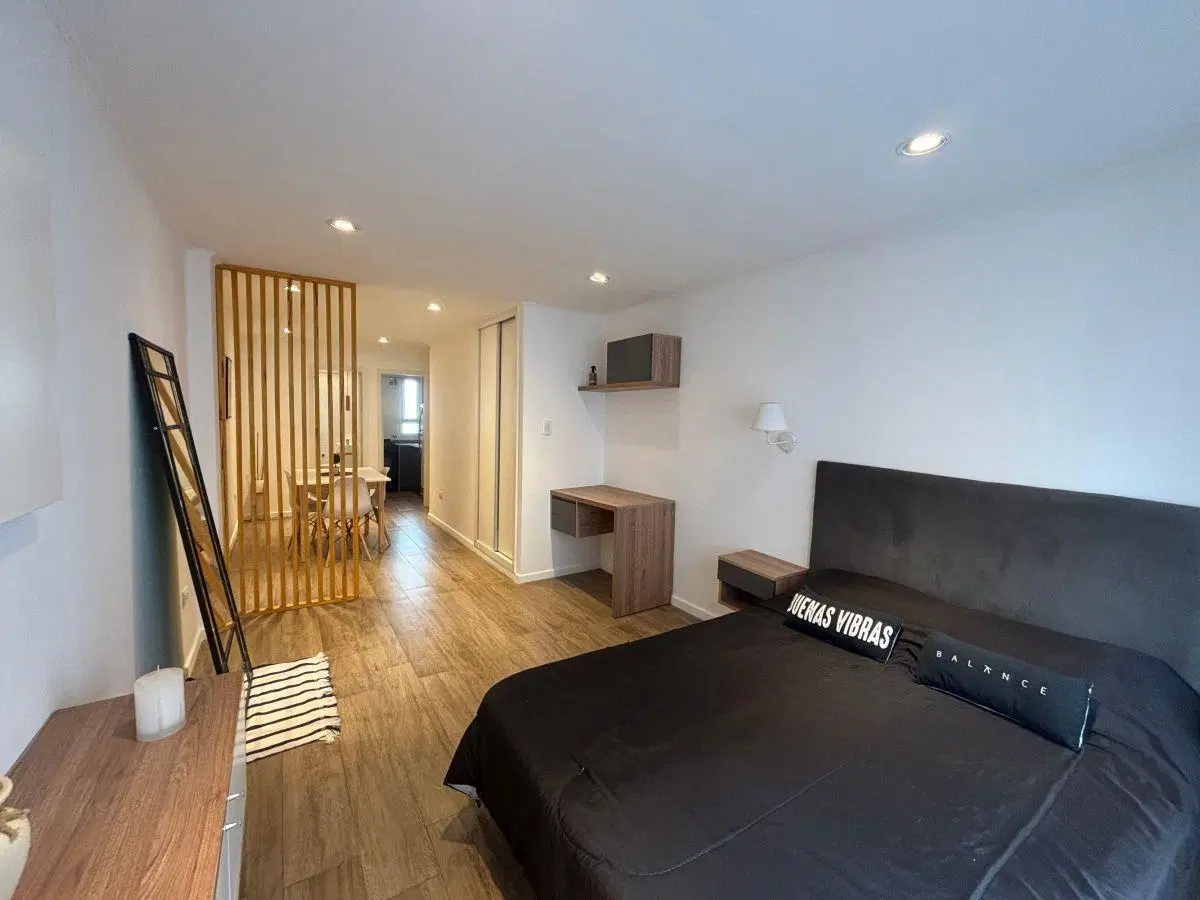Venta Departamento 1 ambiente al Frente . Zona Plaza Colón 3