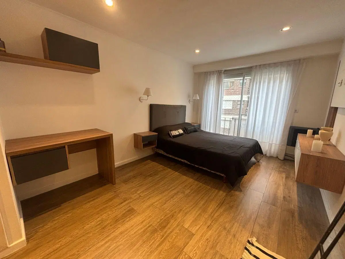 Venta Departamento 1 ambiente al Frente . Zona Plaza Colón 4