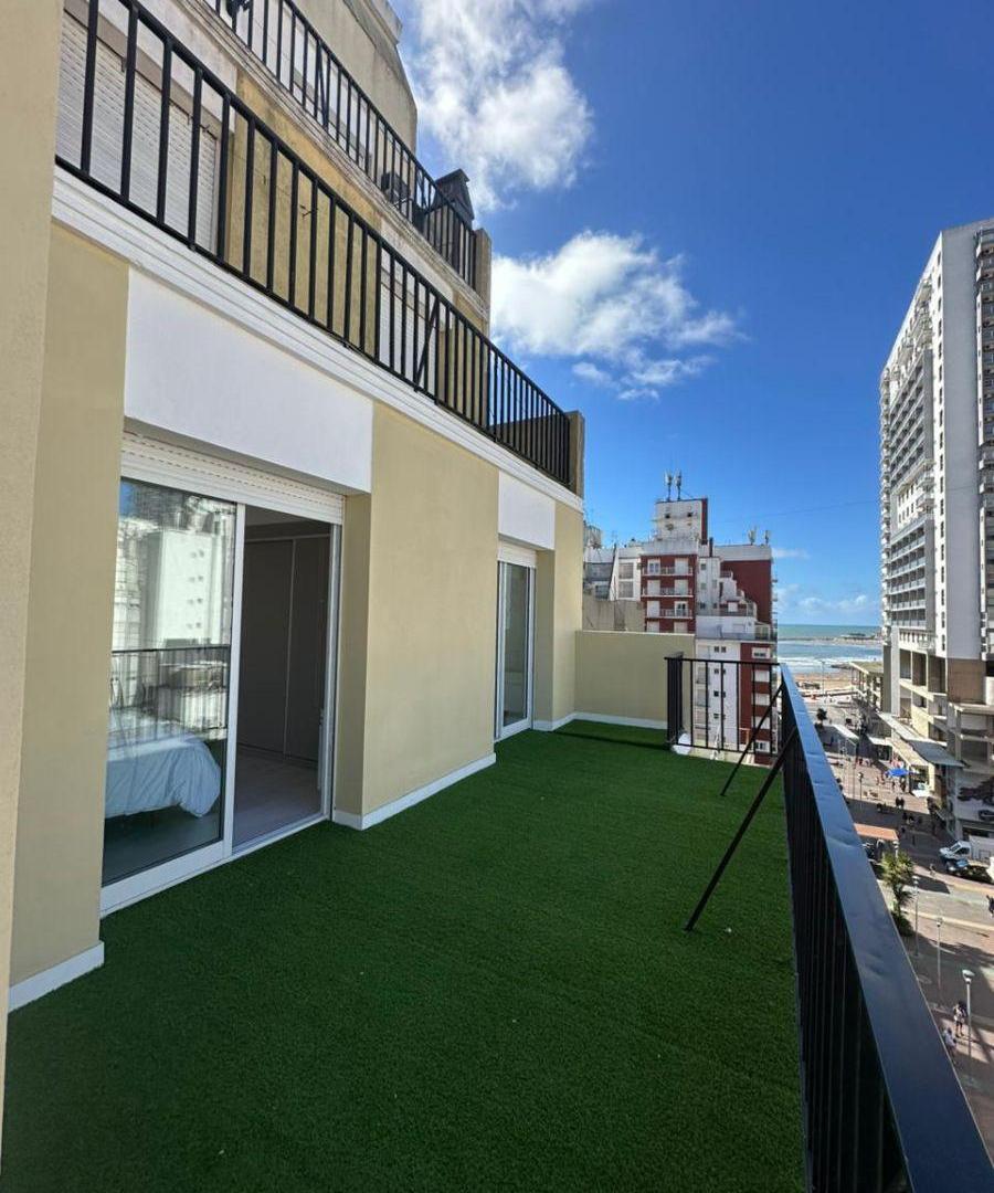 Venta Departamento 4 ambientes con Dependencia y Terraza. Zona Centro
