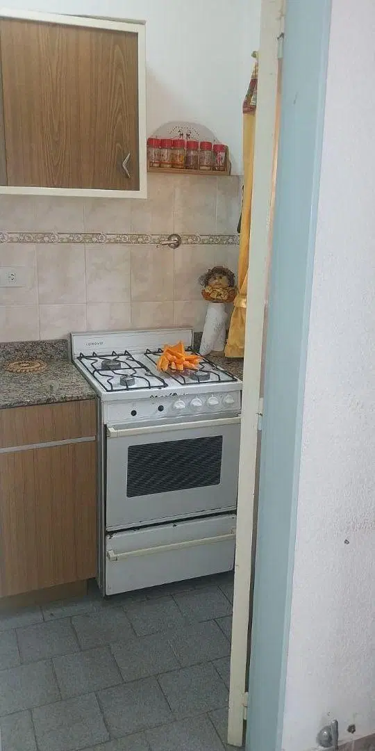 Venta Departamento 2 ambientes con Balcón y Vistas. Zona Plaza Colón 3