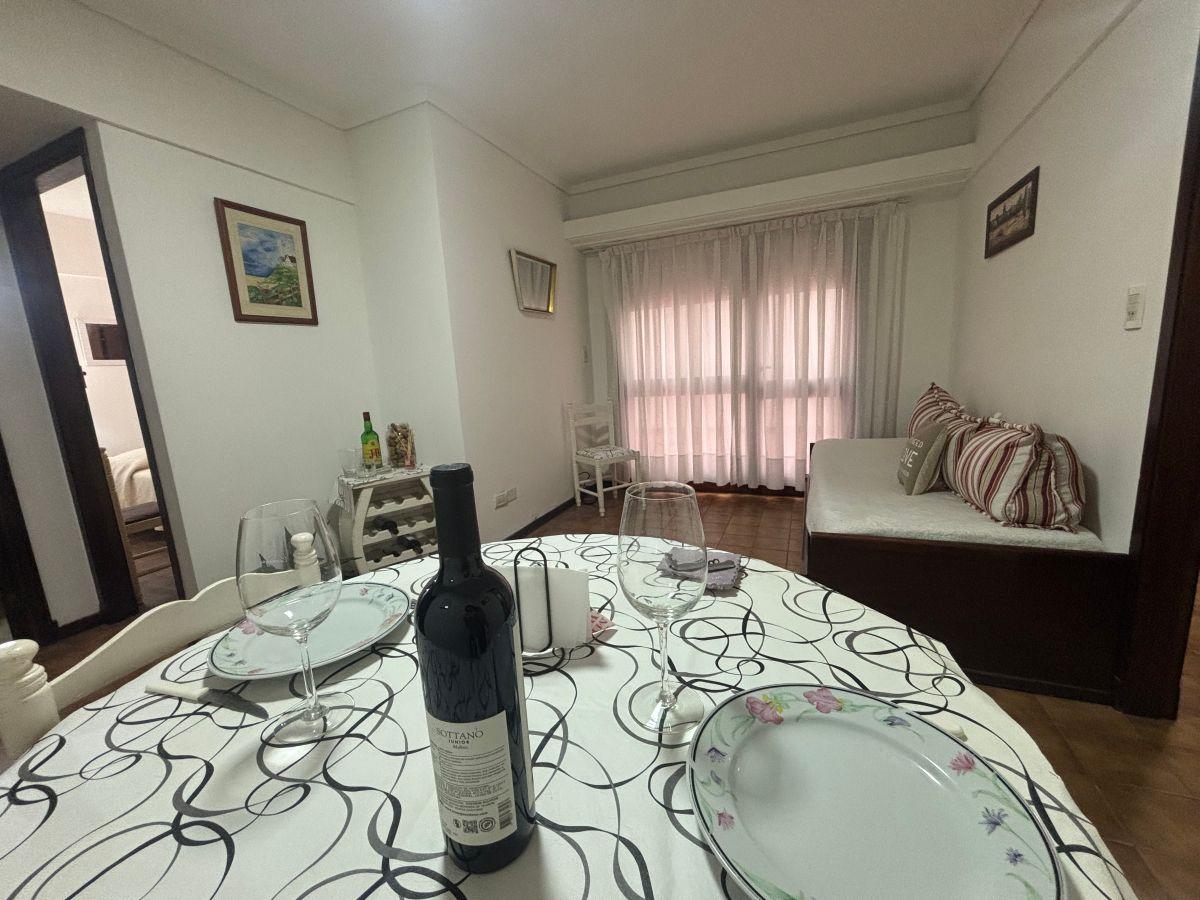 Foto de Venta Departamento 2 ambientes con Patio. Zona Plaza Colón, imagen 1