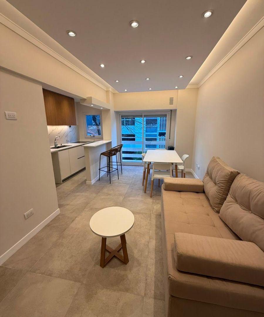 Foto de Venta Departamento 2 ambientes con Balcón. Zona Plaza Colón, imagen 5