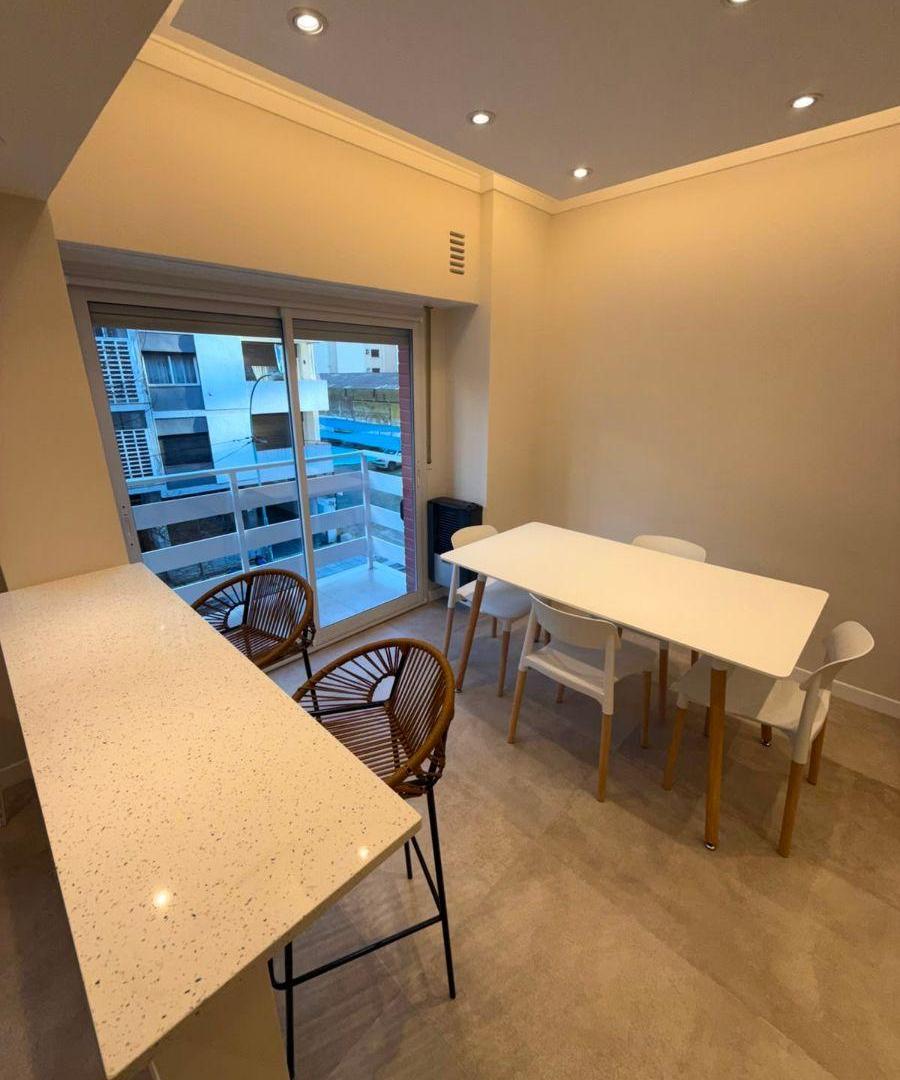 Foto de Venta Departamento 2 ambientes con Balcón. Zona Plaza Colón, imagen 1