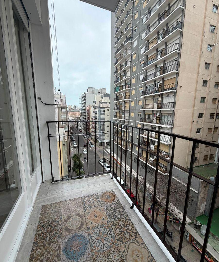 Foto de Venta Departamento 2 ambientes con Dependencia. Plaza Colón, imagen 2