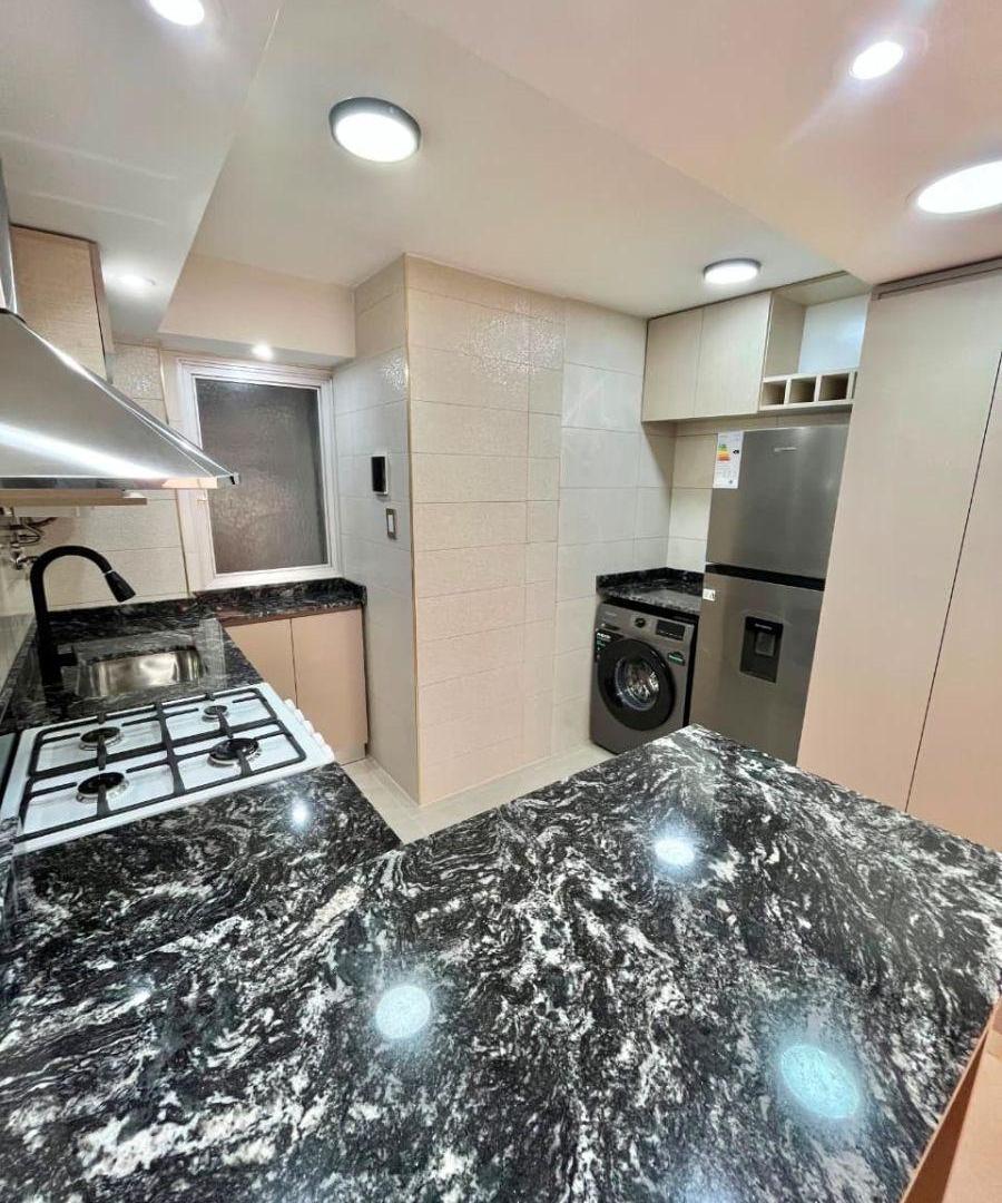 Foto de Venta Departamento 2 ambientes al Frente. Zona Centro, imagen 2