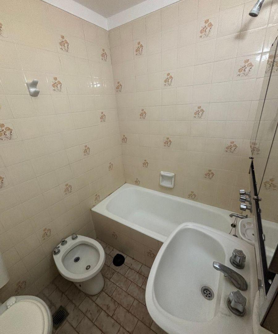 Foto de Alquiler 24 meses Departamento 2 ambientes. La Perla, imagen 3