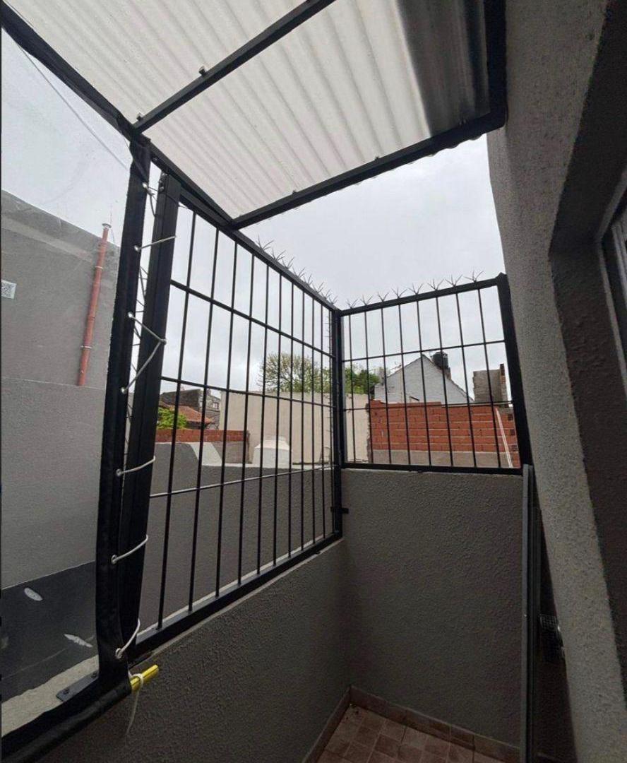 Foto de Alquiler 24 meses PH 2 ambientes con terraza y balcón. Gascón y Chaco, imagen 4