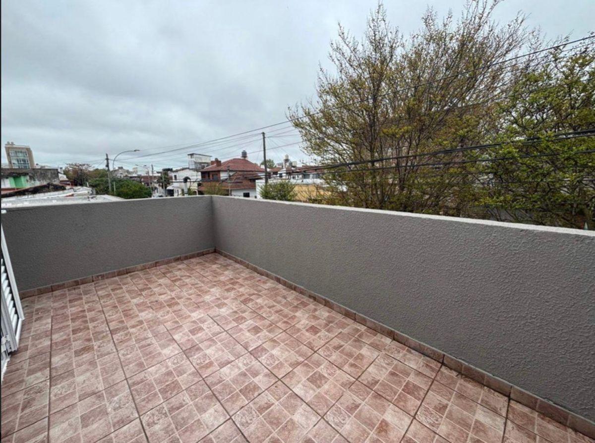 Foto de Alquiler 24 meses PH 2 ambientes con terraza y balcón. Gascón y Chaco, imagen 3