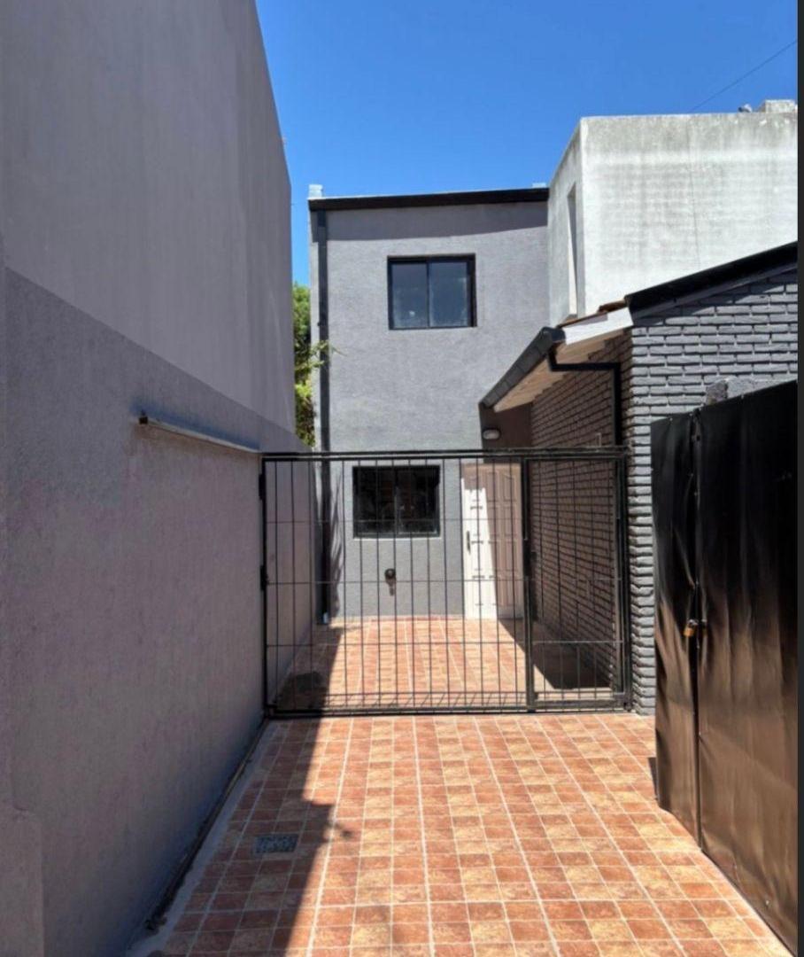 Alquiler 24 meses PH 2 ambientes en Duplex y Patio. Misiones y Alvarado