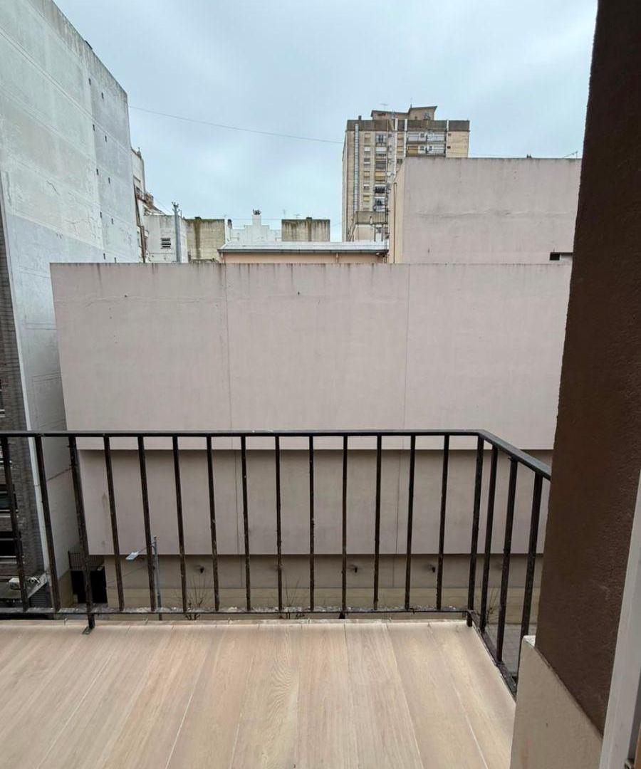 Foto de Venta Departamento 3 ambientes con Balcón al Frente. Zona Plaza Colón, imagen 3