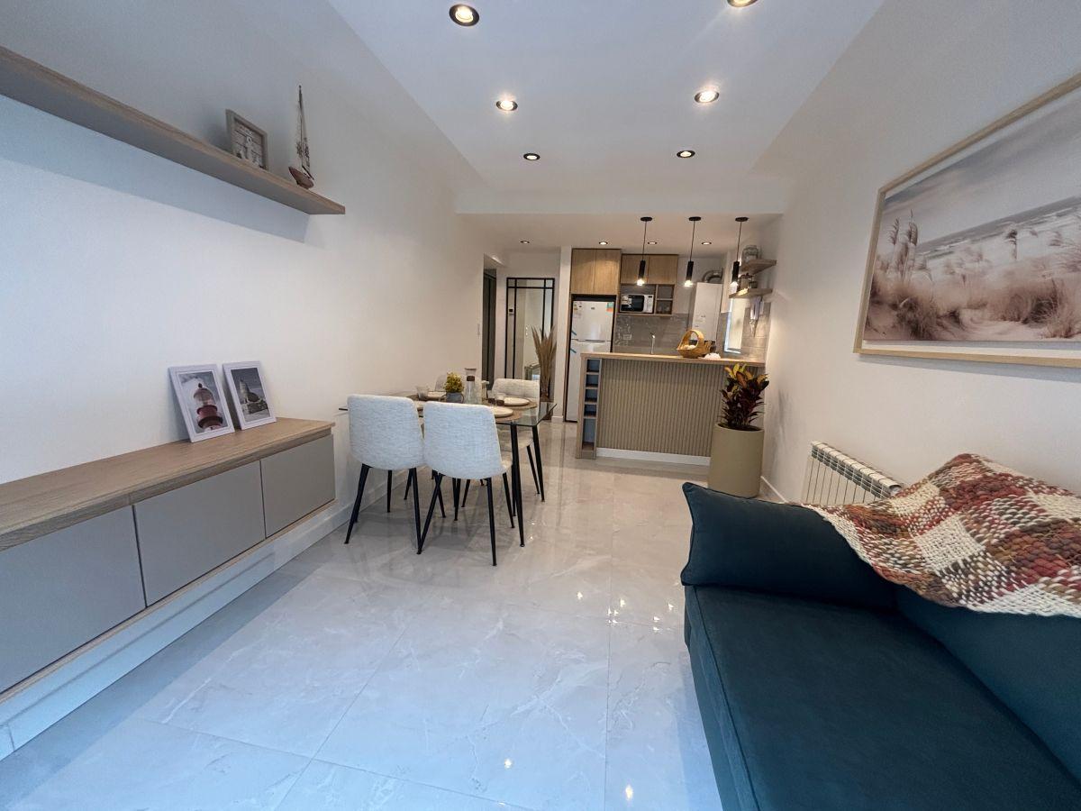Foto de Venta Departamento 3 ambientes al Frente. Zona Centro, imagen 1