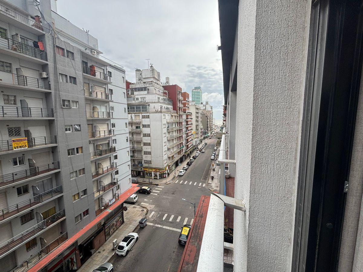 Foto de Venta Departamento 3 ambientes al Frente. Zona Centro, imagen 4