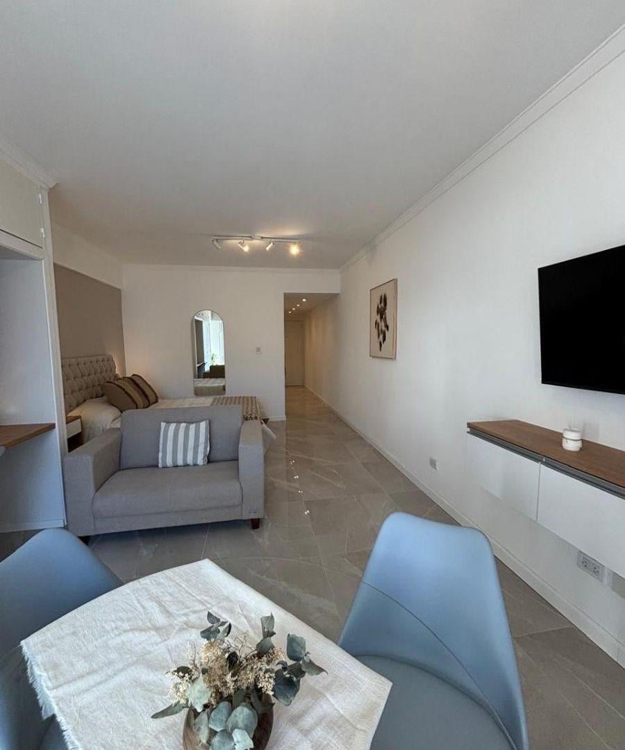 Foto de Venta Departamento 1 ambiente Amplio. Al frente. Centro, imagen 2
