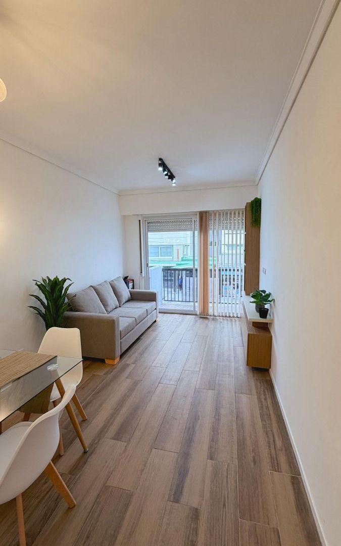 Foto de Venta Departamento 2 ambientes con Dependencia y Balcón . Zona Plaza, imagen 4
