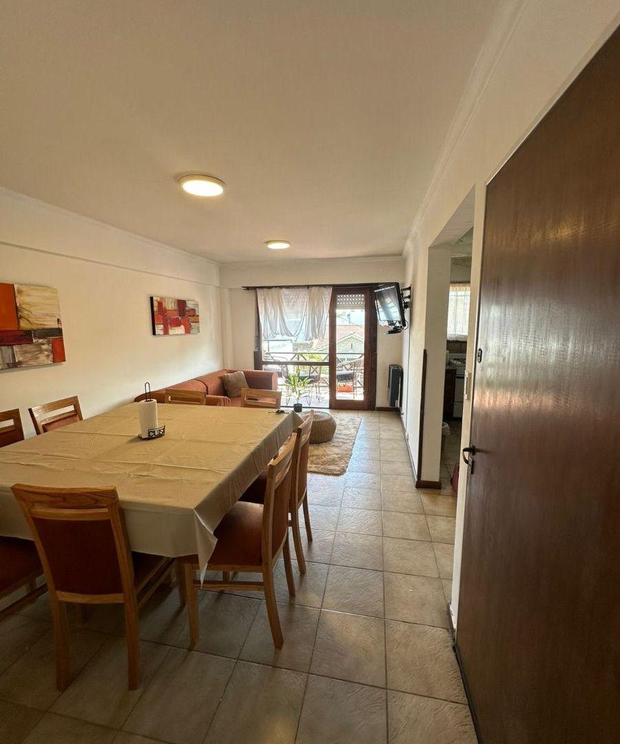 Foto de Venta Amplio 2 ambientes con Balcón. Parque Luro, imagen 1