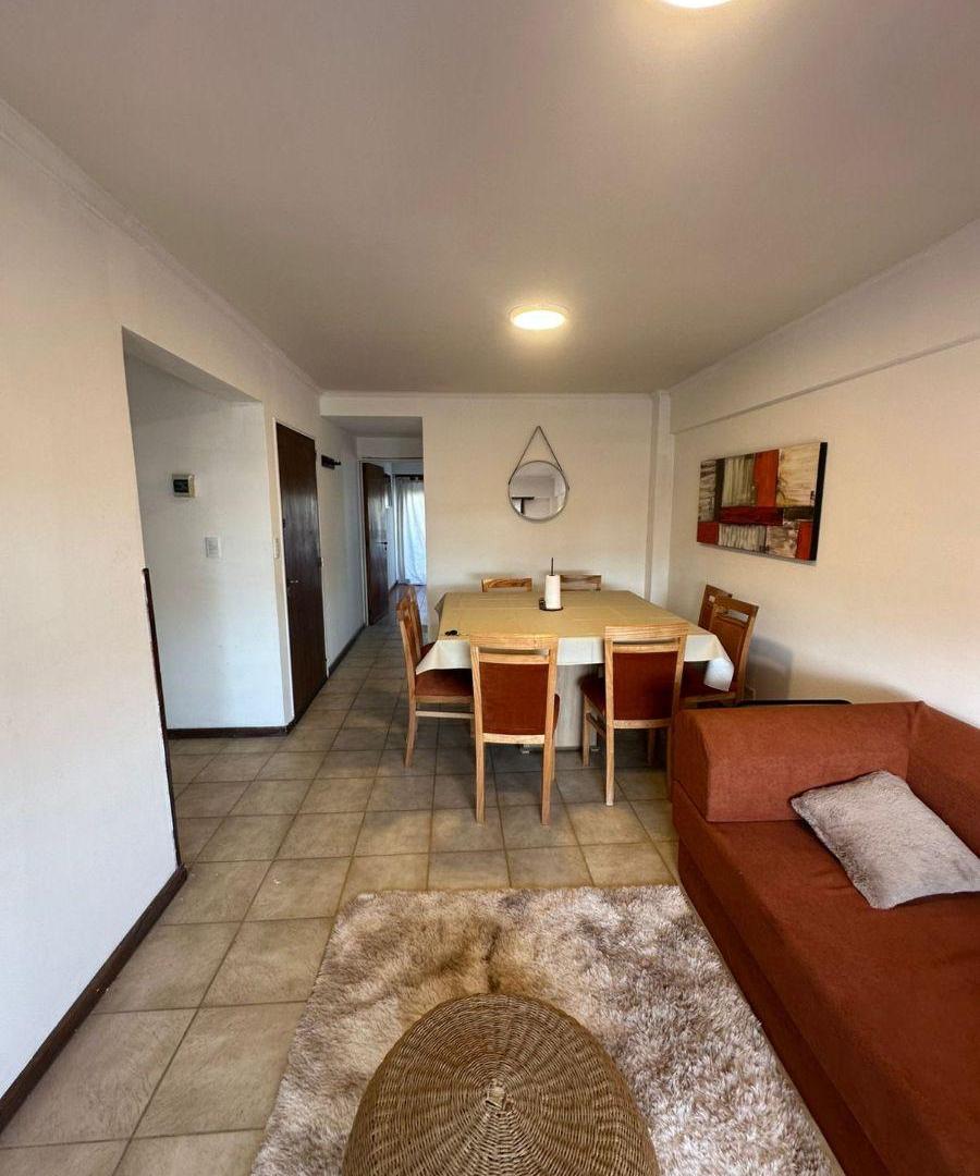 Foto de Venta Amplio 2 ambientes con Balcón. Parque Luro, imagen 3