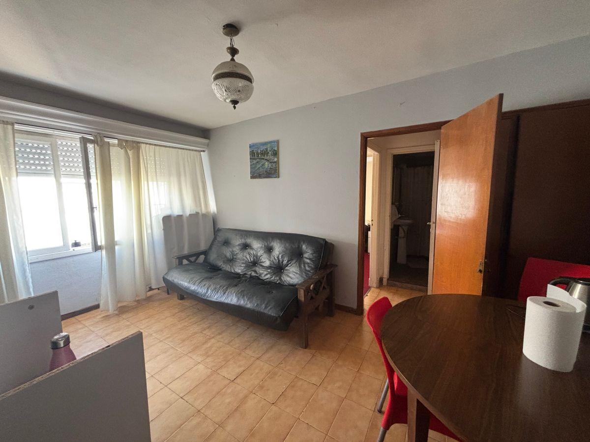 Foto de Venta Departamento 2 ambientes con Remta Hasta Diciembre. Zona Plaza, imagen 2