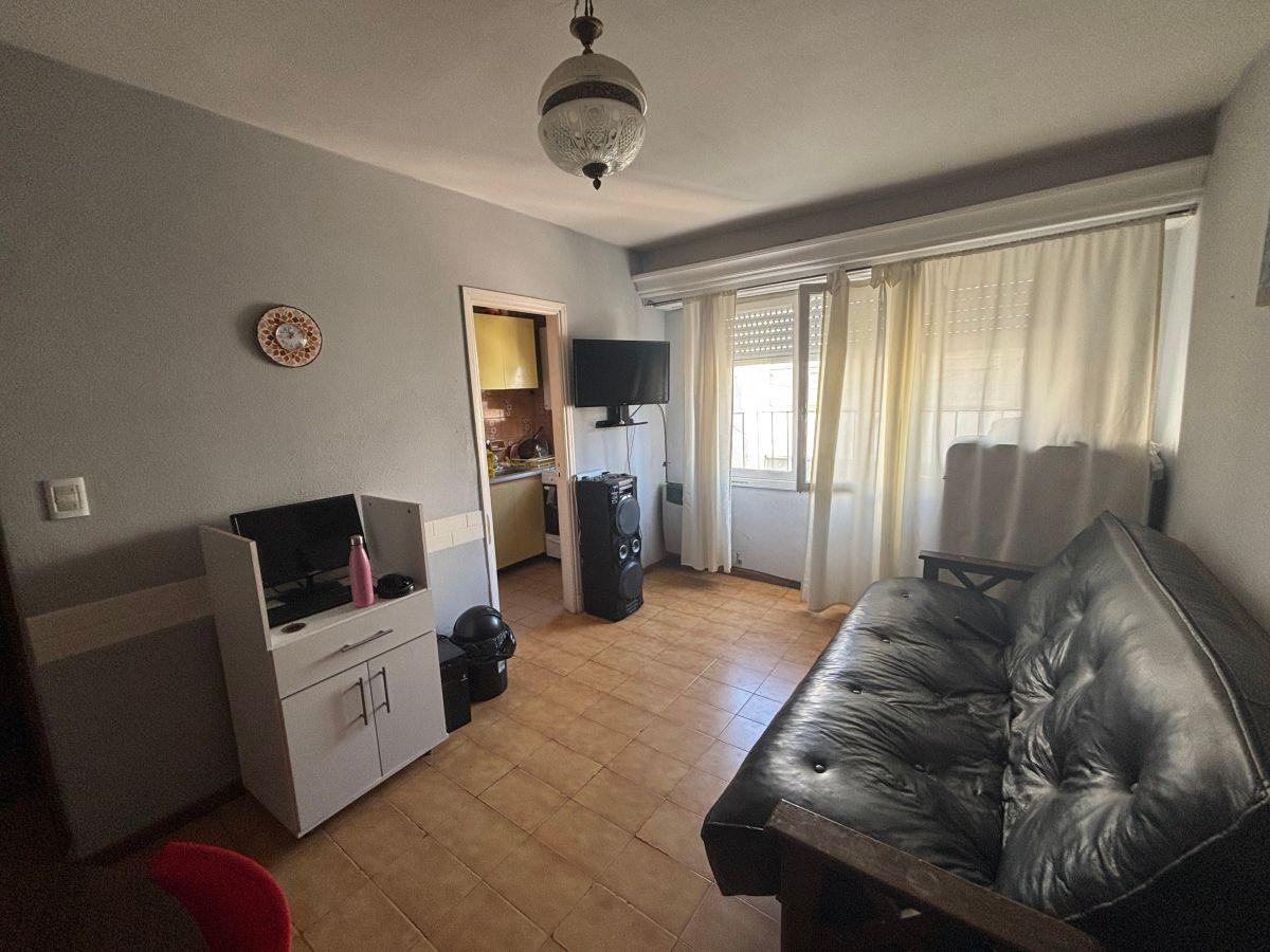 Foto de Venta Departamento 2 ambientes con Remta Hasta Diciembre. Zona Plaza, imagen 1