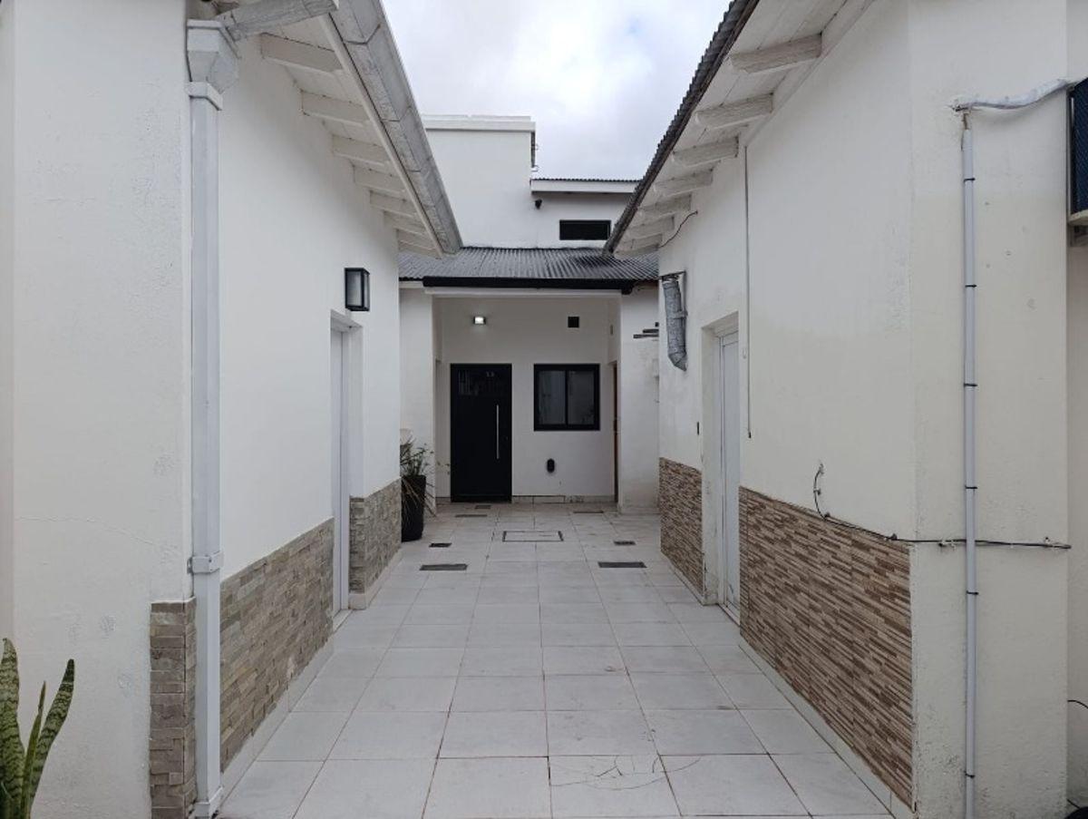 Foto de Venta PH 1 ambiente y Medio. Parque Luro, imagen 5