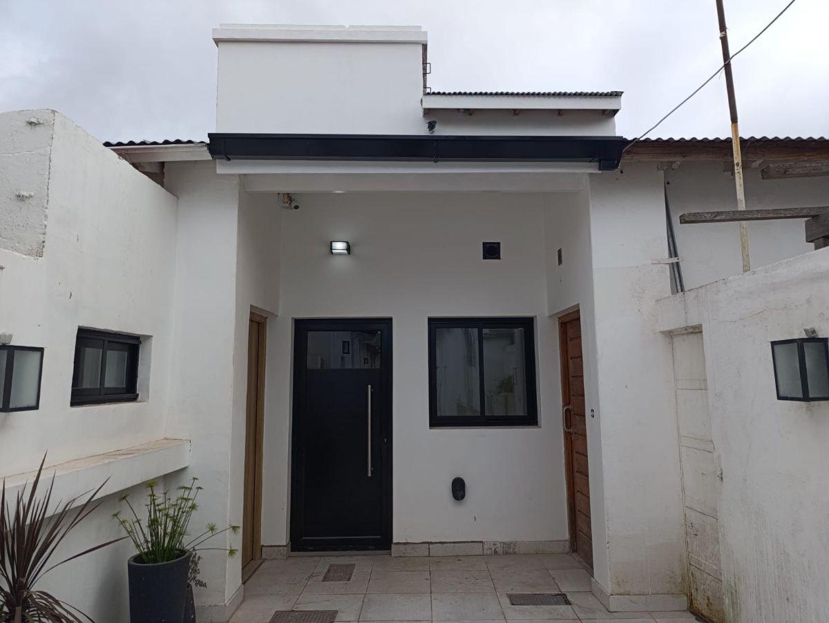 Foto de Venta PH 1 ambiente y Medio. Parque Luro, imagen 1