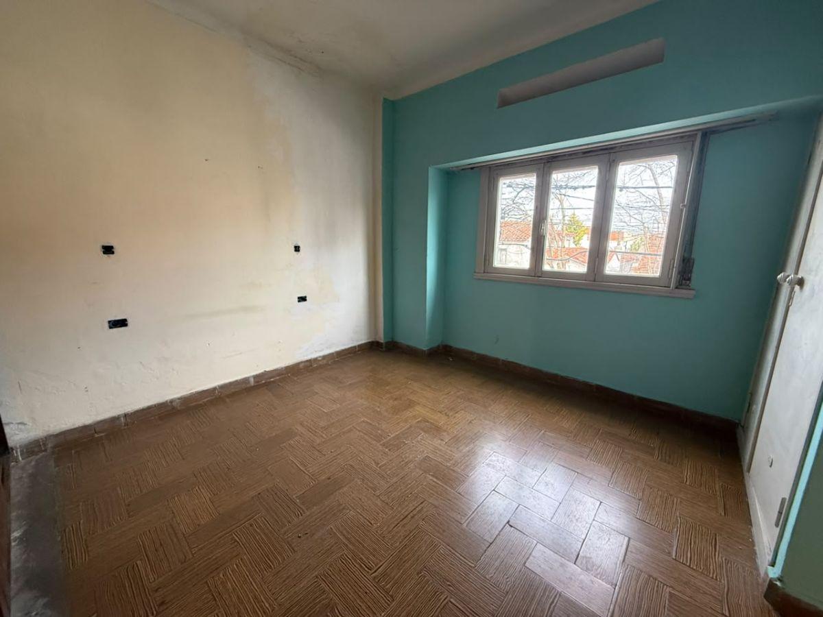 Foto de Venta PH 3 ambientes Independiente. A reciclar. Zona San Jose, imagen 2