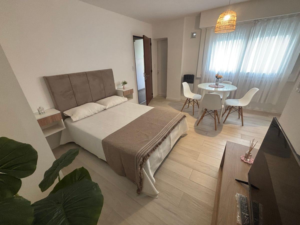Foto de Venta Departamento 1 ambiente con Balcón en Plaza Colón, imagen 1