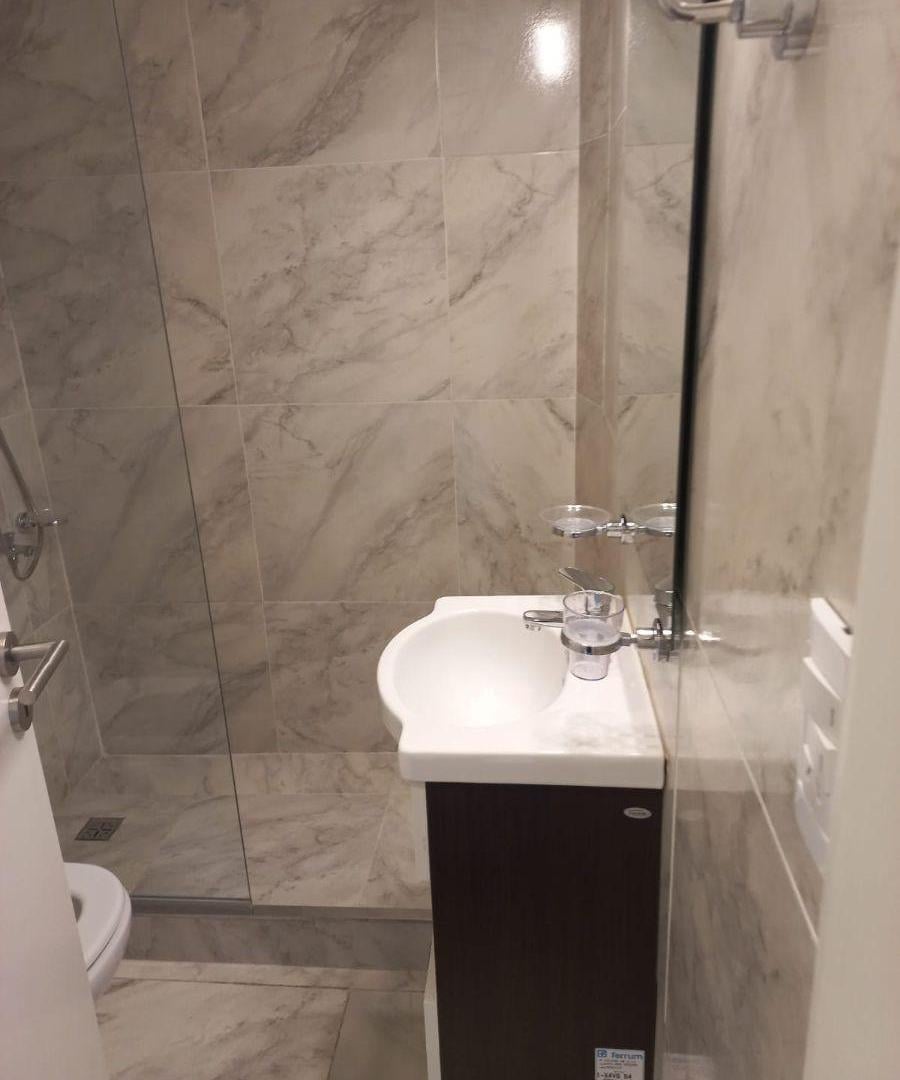 Foto de Venta Departamento 2 ambientes con Balcón a la Calle. Zona Centro, imagen 3