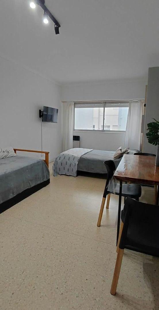 Foto de Venta Departamento 1 ambiente mas Escritorio. Zona Plaza Colón, imagen 3