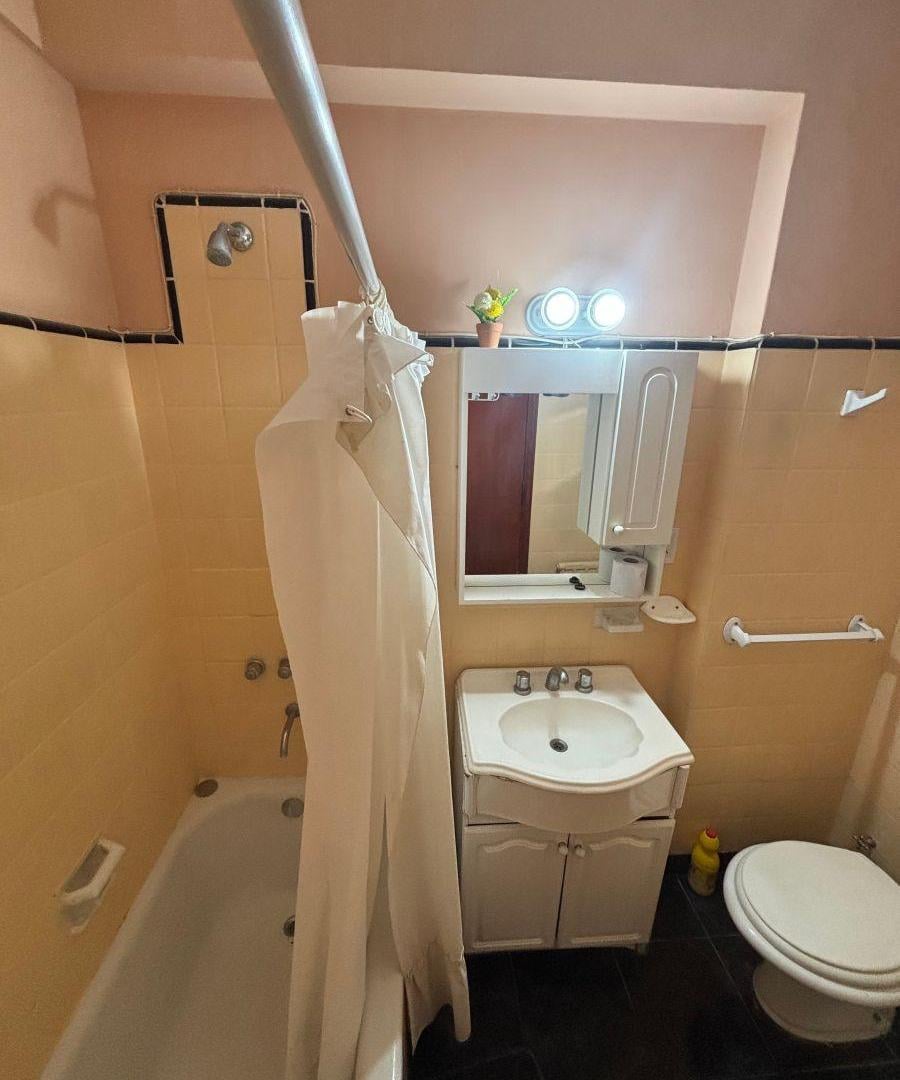 Foto de Venta Departamento 2 ambientes zona Centro, imagen 2