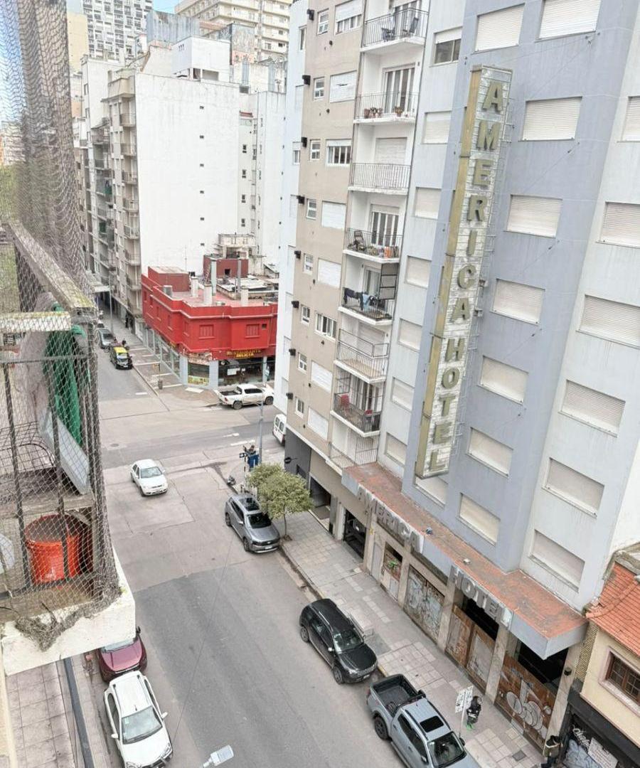 Foto de Venta Departamento 1 ambiente a la Calle. Reciclado. Zona Plaza Colón, imagen 3