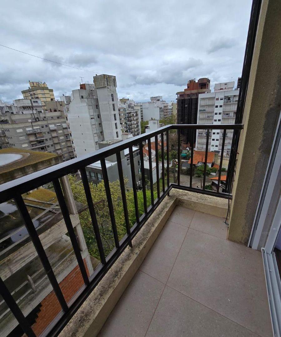 Foto de Venta Departamento 2 ambientes con 2 balcones. Zona Chauvin, imagen 2