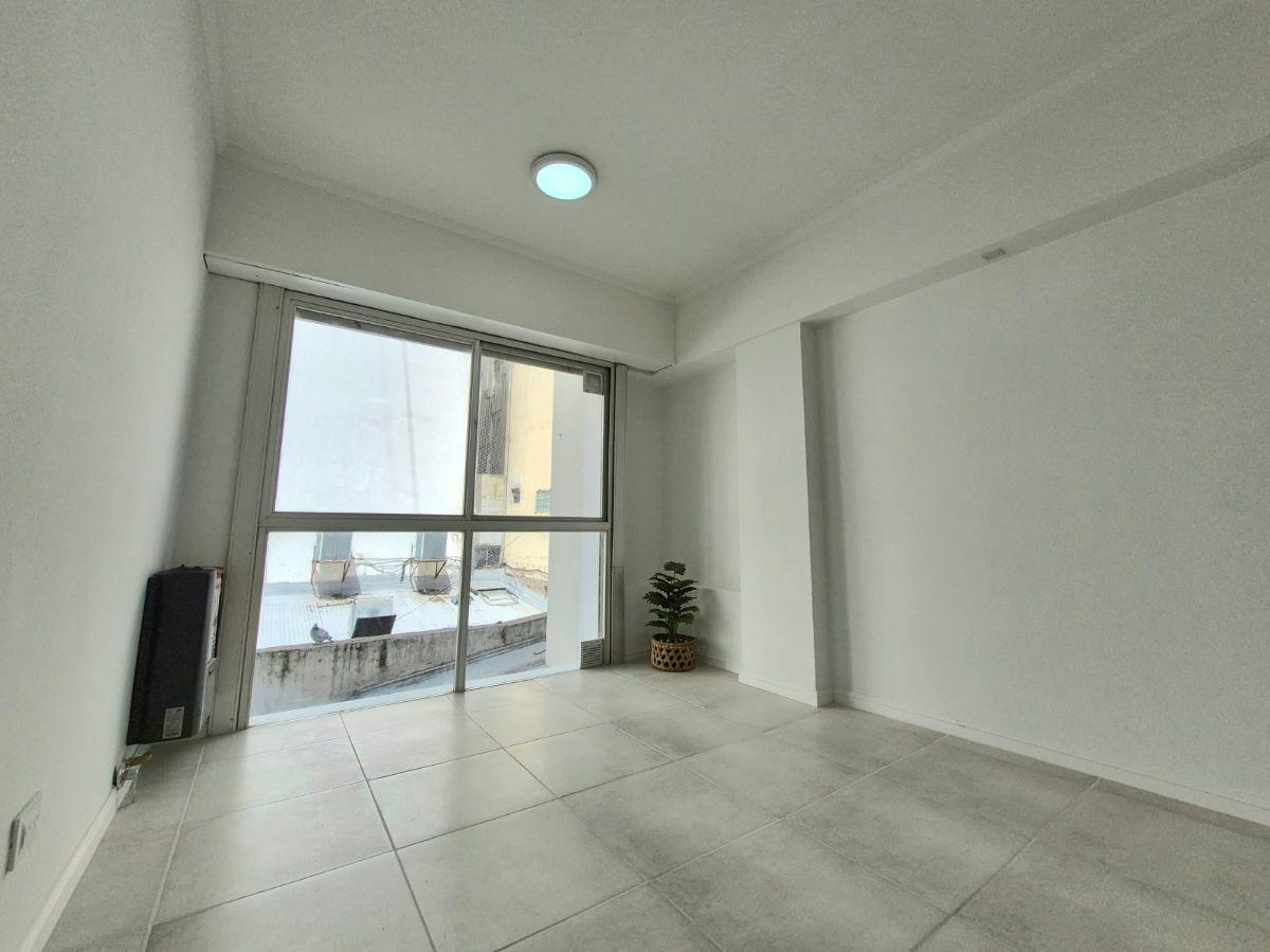 Foto de Venta Departamento 1 ambiente. Amplio y Luminoso. Zona Centro, imagen 2