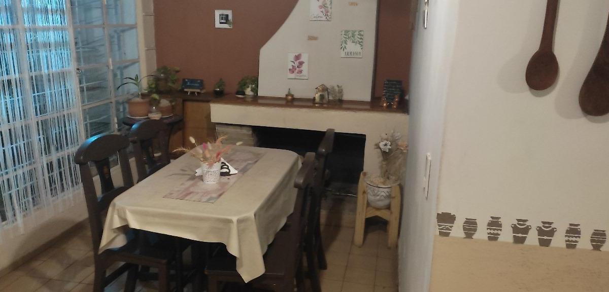 Venta Casa con Excelente Ubicación Sobre Av San Martin de Godoy Cruz 1