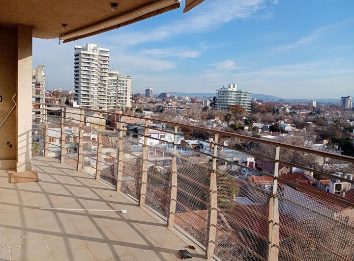 VENTA Esplendido Semipiso Barrio Bombal, Provincia de Mendoza. 3