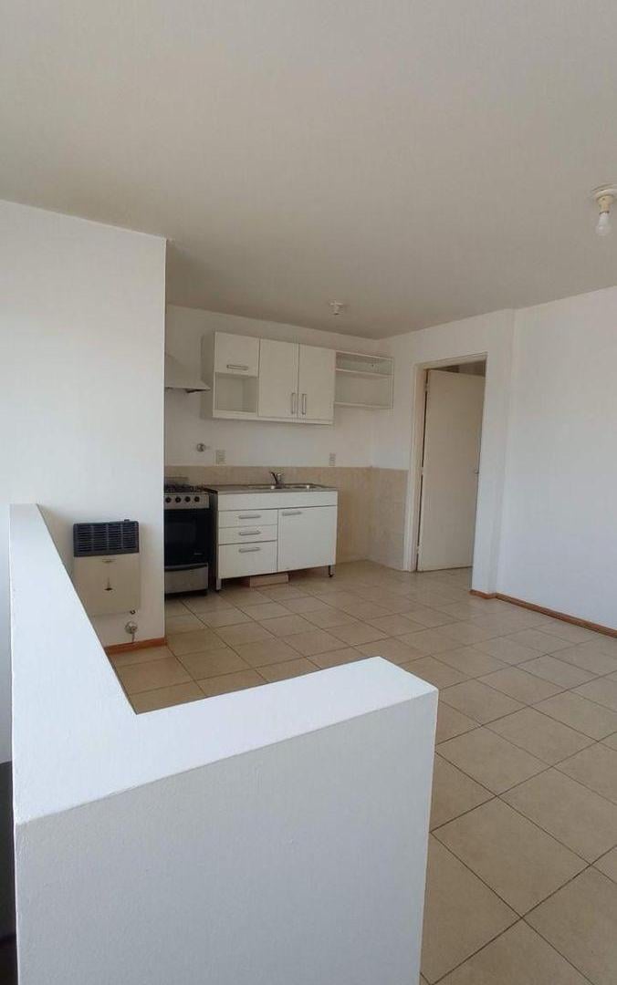 Alquiler Departamento 1 dormitorio y escritorio/estar en planta baja