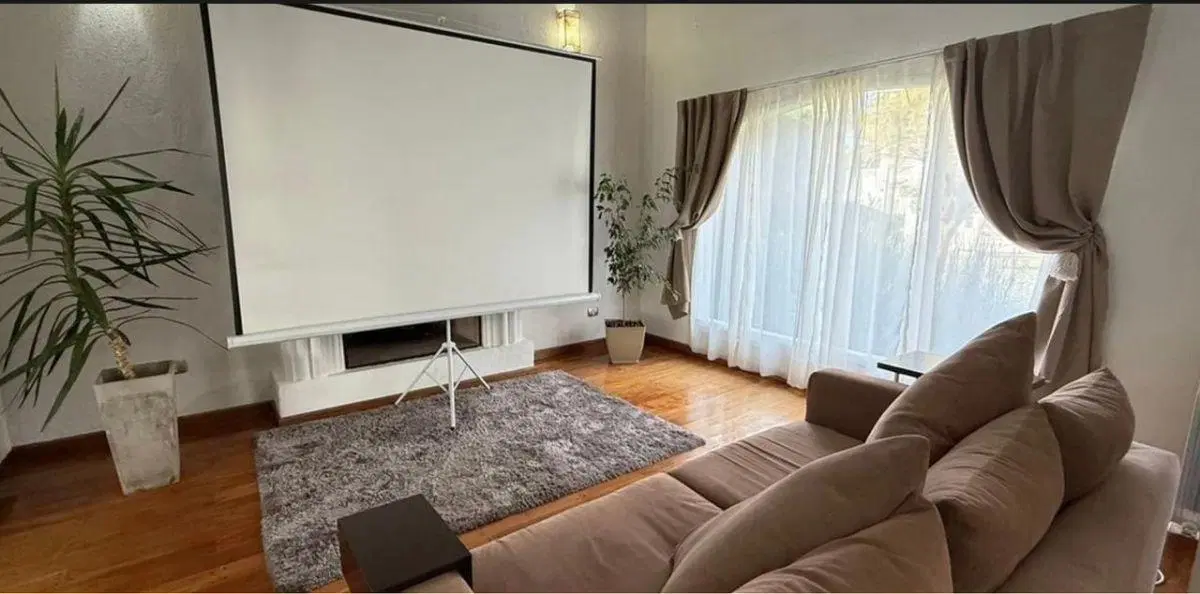 Esplendida casa en Alquiler Barrio El Remanso 4 dormitorios 4