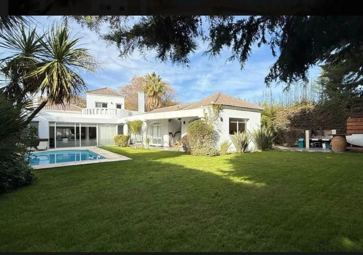 Esplendida casa en Alquiler Barrio El Remanso 4 dormitorios 2