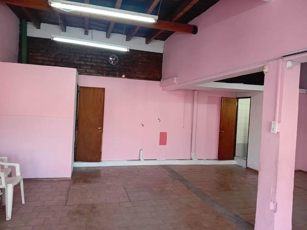 ALQUILER LOCAL COMERCIA calle Cervantes Godoy cruz 4